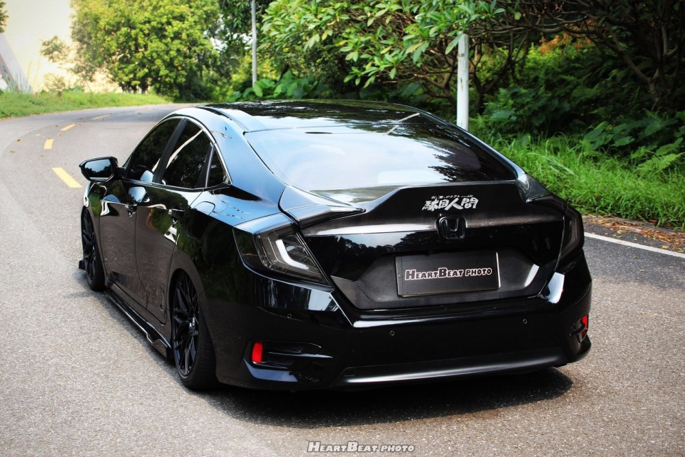 广州车友打造低趴10代本田思域,黑武士的风格