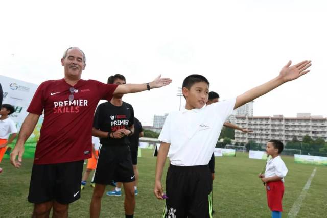 捷豹培训中国小裁判,足球管理者们脸红了吗?