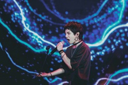 华晨宇休假但是新闻从未停止过，歌迷们霸气回应：不要打扰他！
