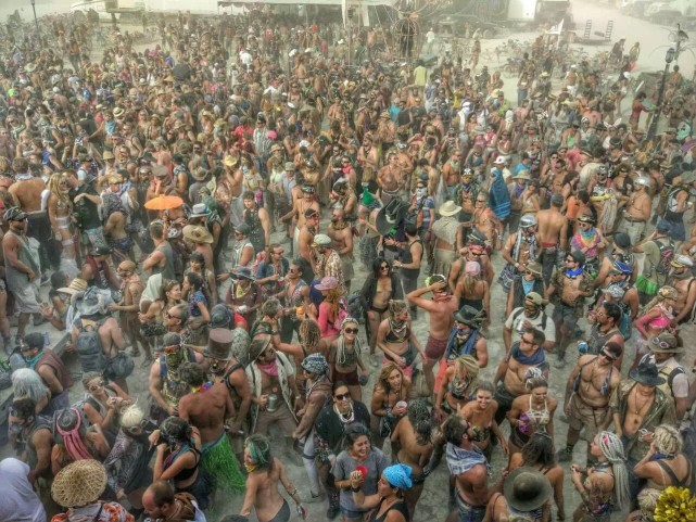 30多个中国创业者和投资人来到火人节，他们经历了什么？