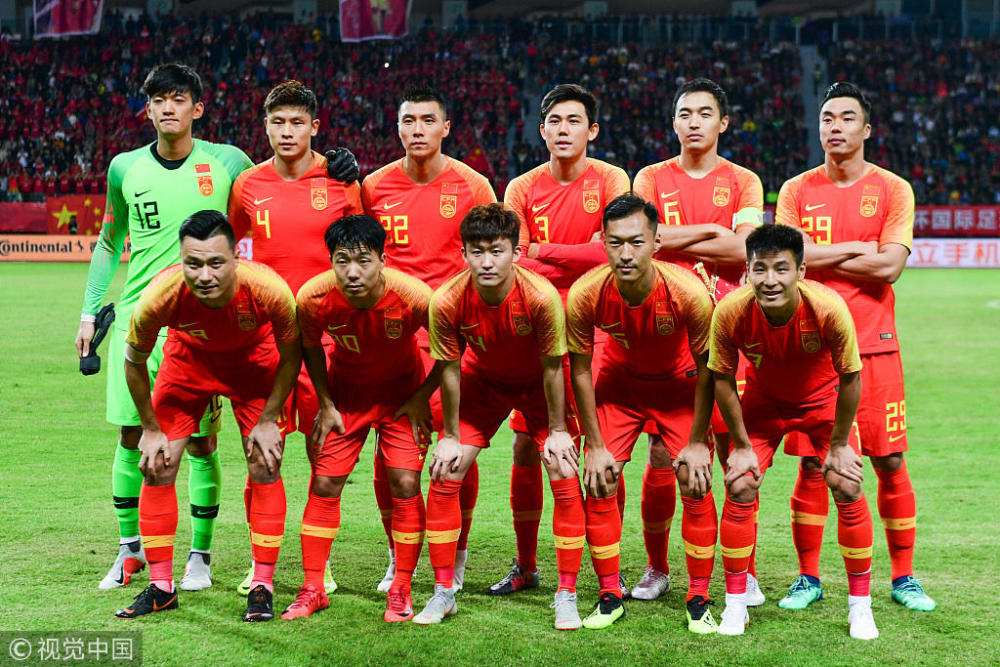 别人在吹小妖我们插不上话 老掉渣的国足让人看不到未来