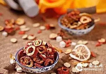 山楂茶营养功效多 但饮用禁忌也不少