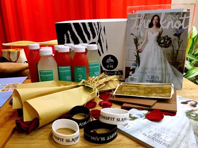 笑飞 | 宅男费纸,宅女费电,棒小伙美姑娘都和爱