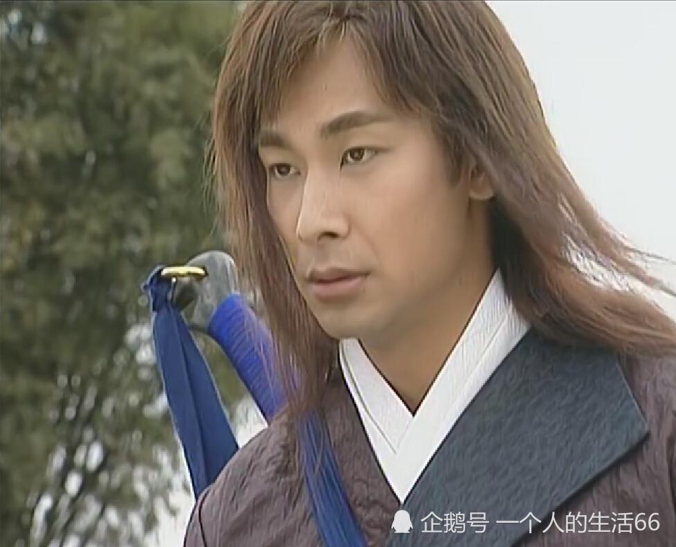 风云雄霸天下:聂风入魔眼睛变红就算了,为何还穿一身红衣服呢?