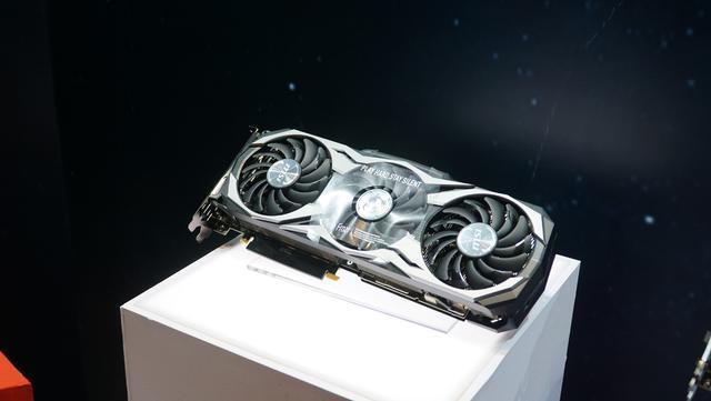 老黄新卡几乎秒杀所有游戏大作,网友:仙剑8快