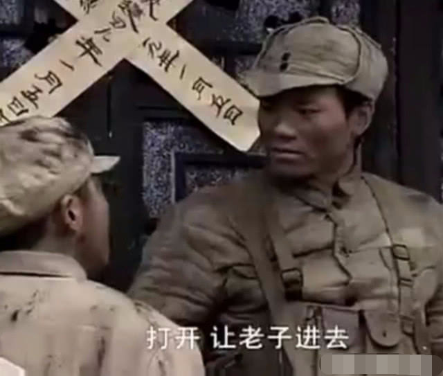 新老《亮剑》同是"有胜阅兵",一个得意一个无表情,这