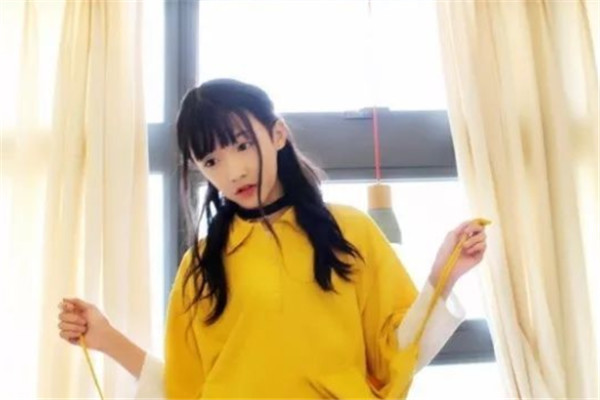 当轩墨宝宝遇上艾比,谁是"女装大佬"一目了然,网友:难