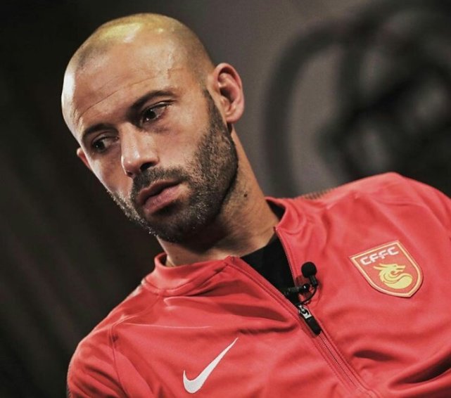 目标老兵!巴萨补强中卫新思路 伊万+小马哥进