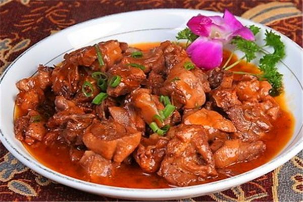 炒啤酒鸭时,需要焯水吗?大厨说:要想做好吃,这