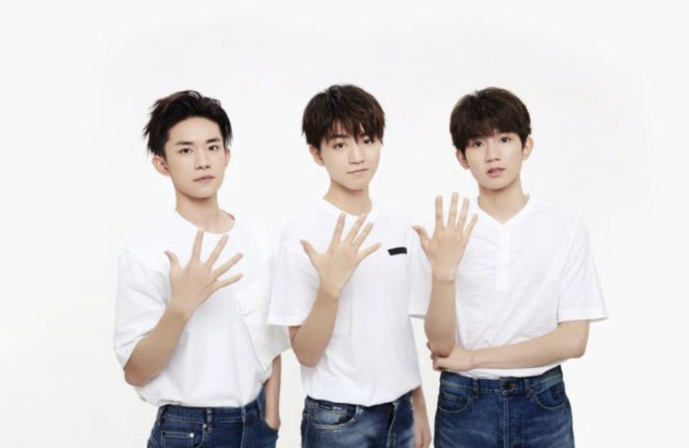 NPC代言某银行卡封面却将乐华三子除名,排男