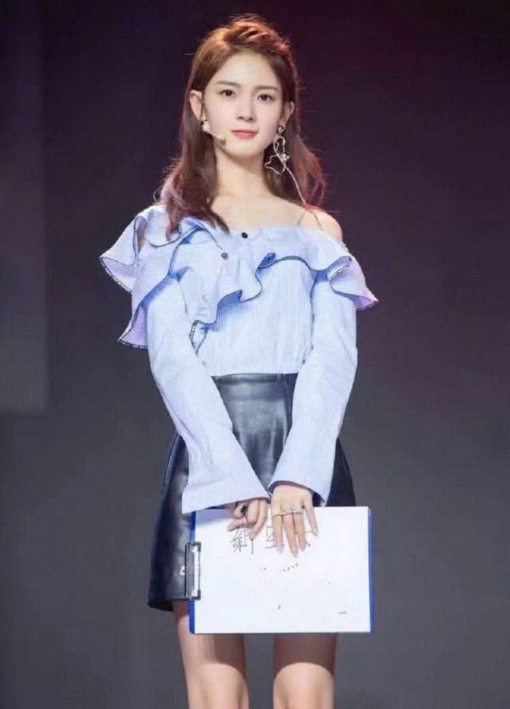 着一张萝莉脸,却有御姐身材,新剧搭档陈伟霆演