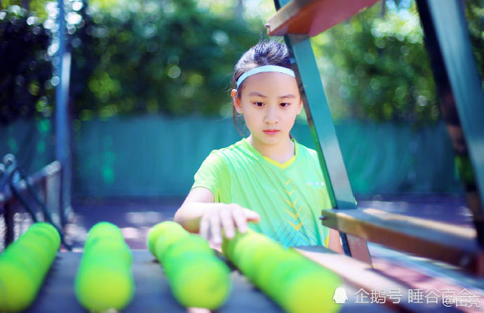 田亮晒女儿打网球照,只有10岁的森碟这腿长逆
