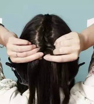 女人就应该这样扎<em>头发</em>,出街100%回头率!_订阅