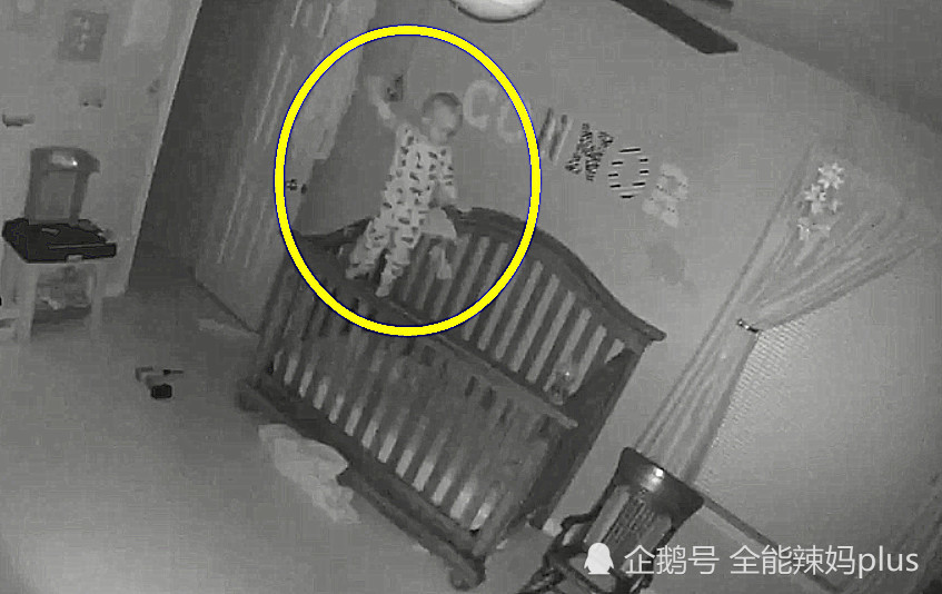 妈妈半夜以为宝宝在睡觉,查看监控吓出冷汗,网