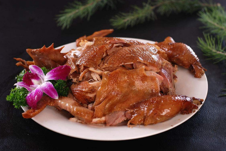 了解一下国内有名的四大烧鸡,肉质十分鲜嫩,你