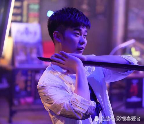 金扫帚奖来了,这部电影成了赢家,从导演到演