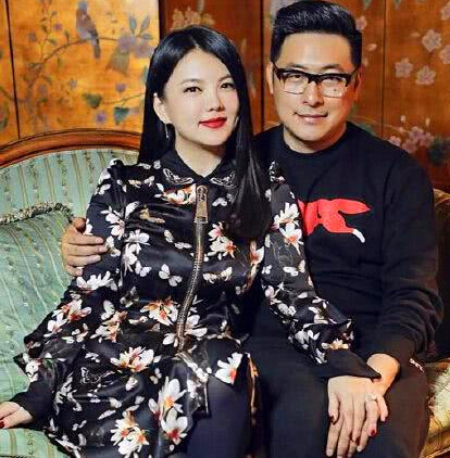 王岳伦解释的同时李湘也在变相的力挺丈夫