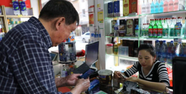 永州79岁老人开淘宝店 专卖时尚女装