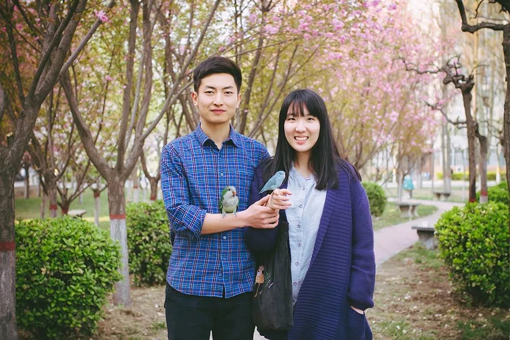 她把吴彦祖放进自己的童年照里,做成GIF贼可爱