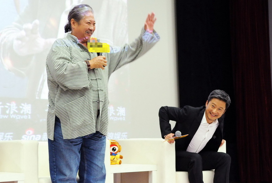 66岁洪金宝64岁成龙，都纷纷老去，63岁的他却像小鲜肉