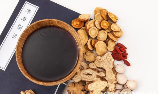 蜂蜜加1物是家中痔疮药,止痛软便,兑水喝,治