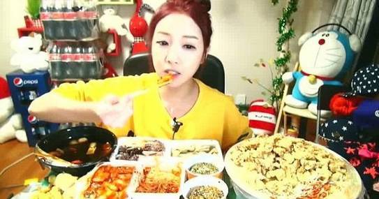 韩国看人吃饭直播秀越来越火,主角日入三千美