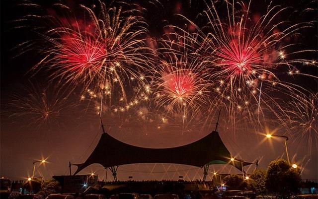 携手现代多媒体艺术 浏阳焰火在世界夜空书写