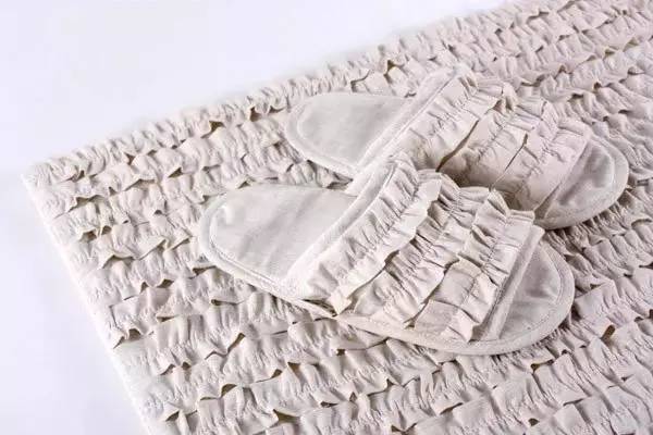 家里不穿的旧衣服,还可以变成超实用的地毯!