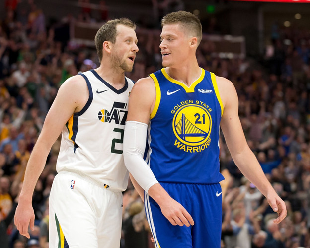 直击-杜库齐爆发也不行 勇士赢球还要靠他