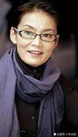 曾是婆婆专业户，因没有孩子被丈夫抛弃，如今64岁拜方丈为师！