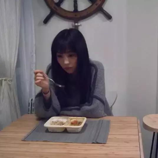 中传播音系毕业的女星，身材高挑，新剧中演技碾压薛凯琪？