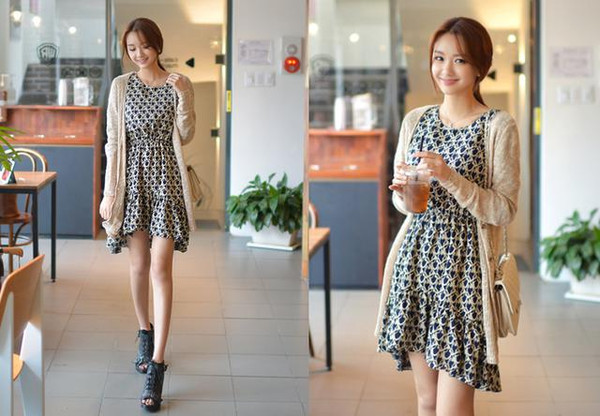 秋季连衣裙<em>怎么穿好看</em>?搭配<em>开衫</em>&短外套时髦