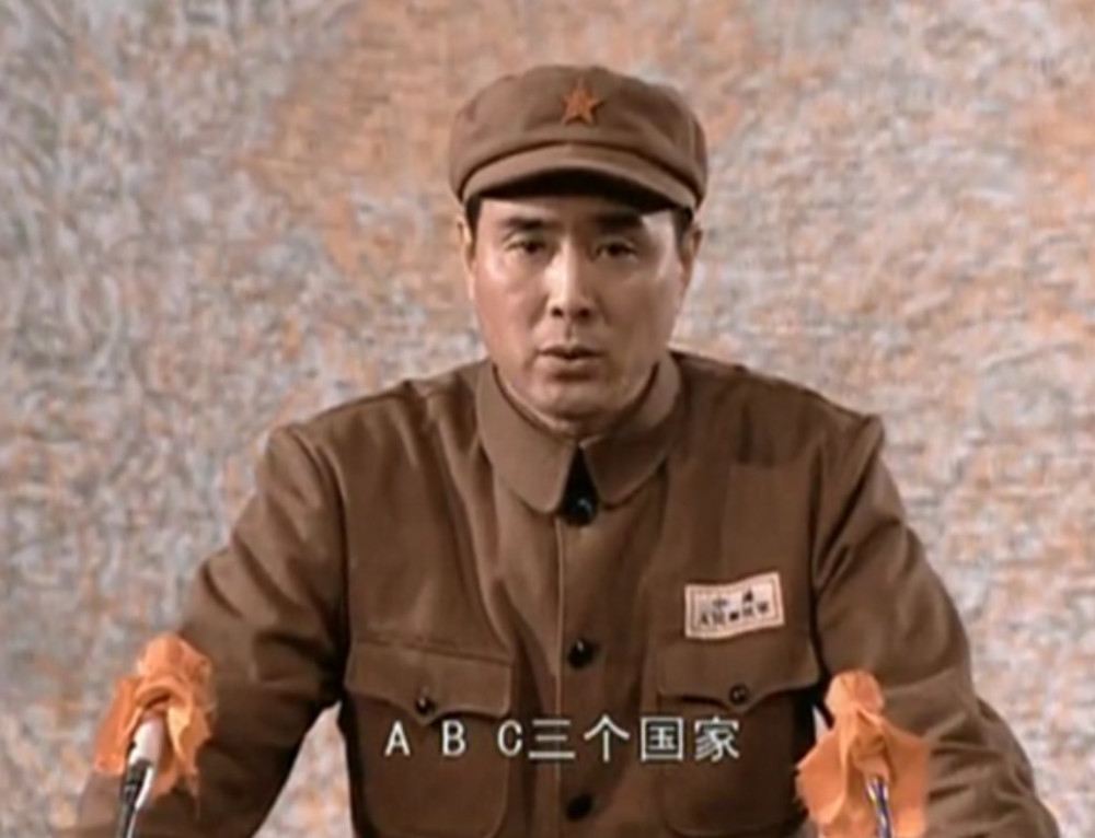 《亮剑》中丁伟军事才能比李云龙出色,最终只是少将