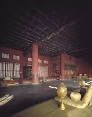 坤宁宫内景,图自故宫博物院官网