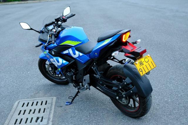 压根没考虑雅马哈飞致250,直接订车提豪爵铃木gsx250r