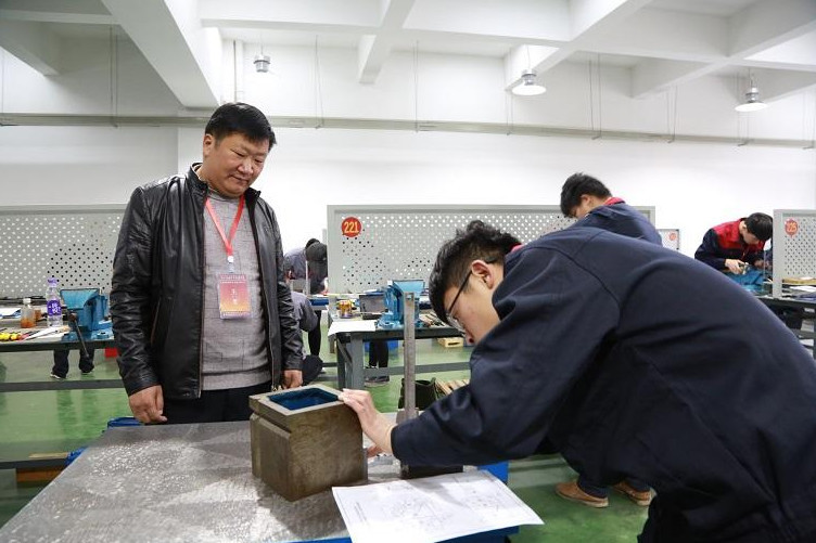 最吃香的4个大学专业,就业前景好,为男生量身