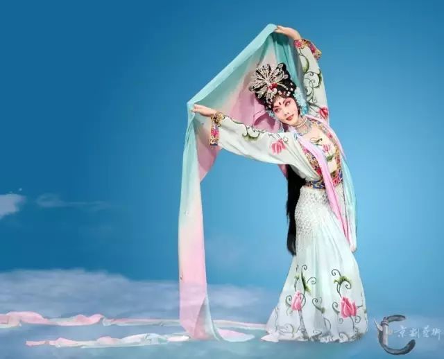 黄梅戏歌《天女散花》太好听了