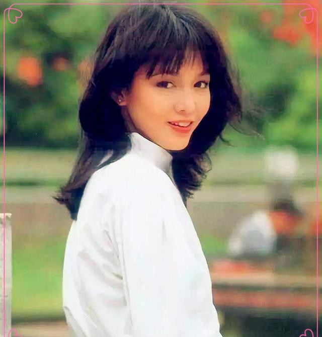 61岁郑裕玲近照曝光,疑似整容脸垮成这样,网友:有点