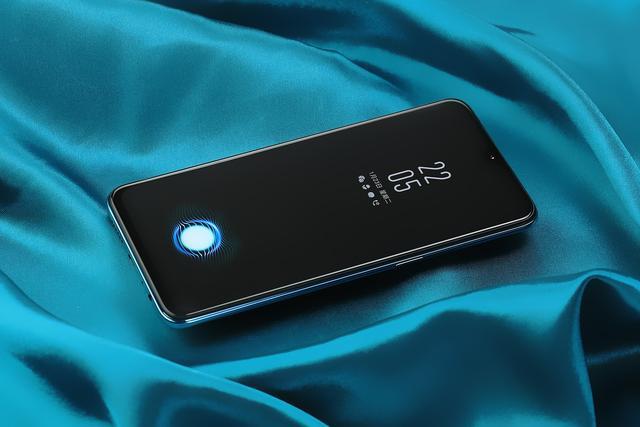 OPPO新机R15x外观性能如何,给我们带来了哪