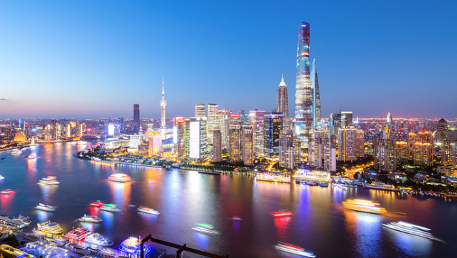 华尔街经济总量_华尔街牛图片(2)