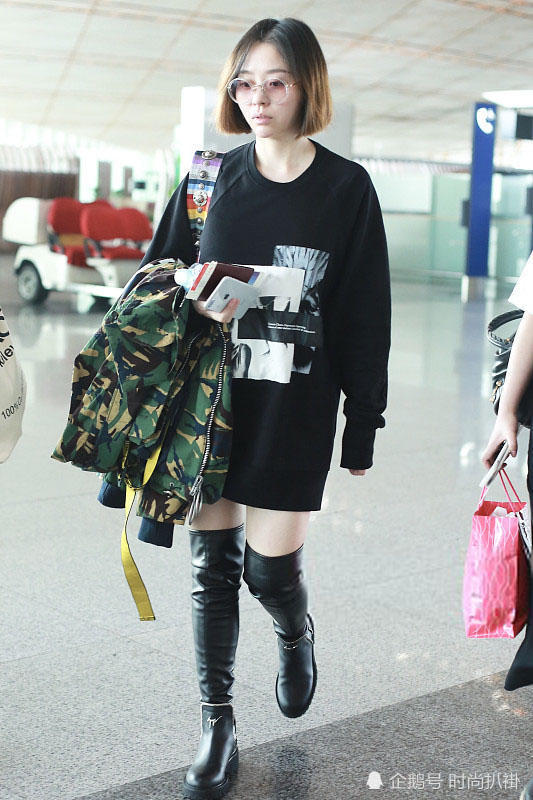 张靓颖卸妆后亮相,果然肤白貌美是骗人的