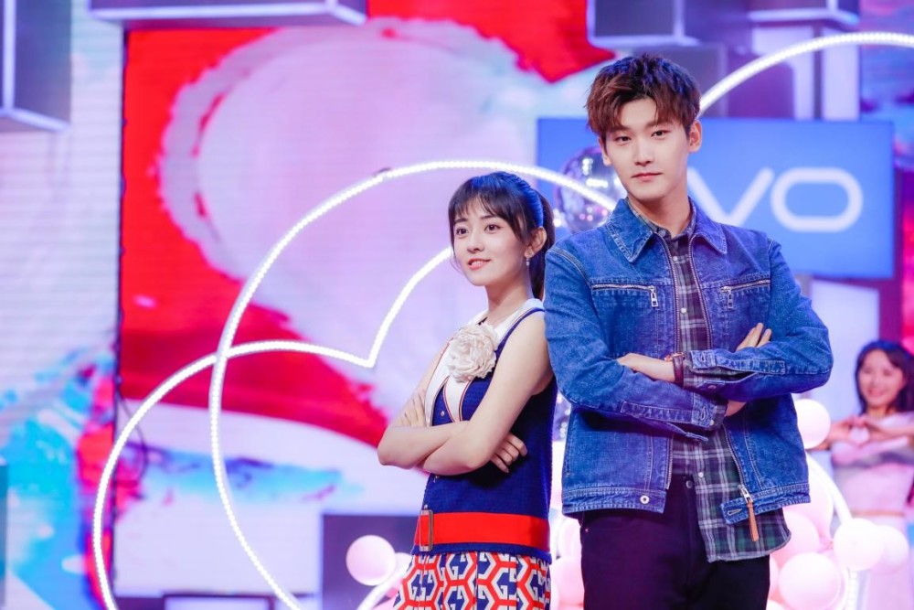 坦诚夫妇邢昭林梁洁《快乐大本营》合体 发糖