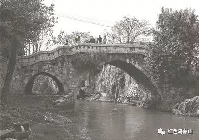 织金县城在上世纪九十年代就被列为省级历史文化名城,是毕节市两个