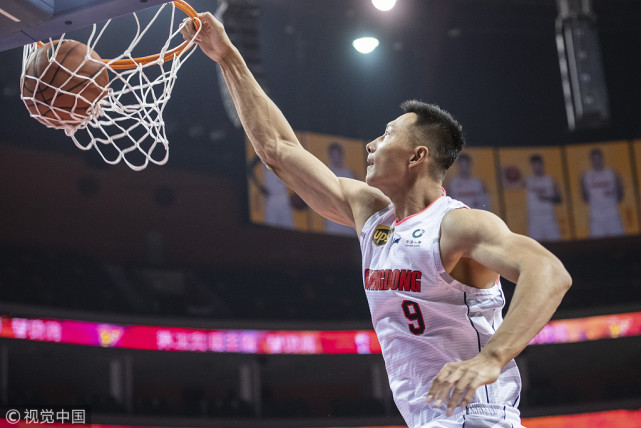 易建联31岁生日快乐!即将到来的一万分是最好