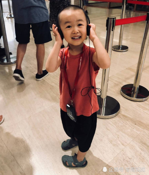 34岁赵荀近照:曾因拍戏增肥又坠楼受伤,妻子隐藏六年