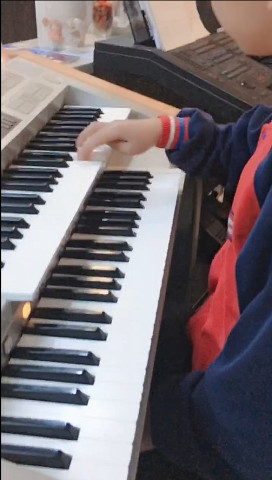 抖音比较火的钢琴曲谱_抖音比较火的微信头像(2)