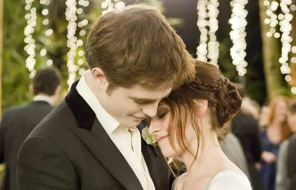 两个人在壹起久了,会怎样?