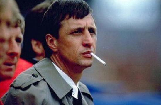 足坛最高逼格的4号位 巴萨宇宙队到底多强 他