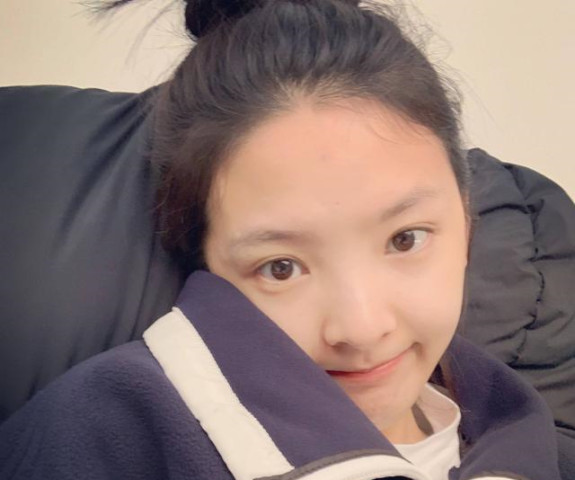 最美网红章若楠晒自拍,真实素颜出镜,网友顾森湘长得
