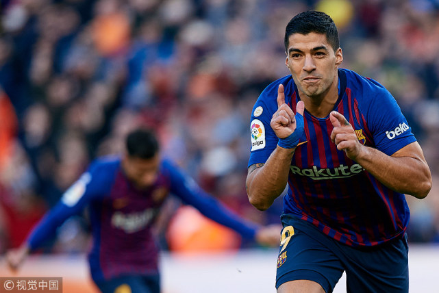 西班牙国家德比巴萨5-1大胜皇马领跑积分榜 苏